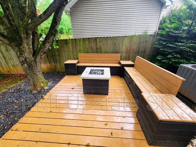 Building Photo - 122 Glen Willow Ct