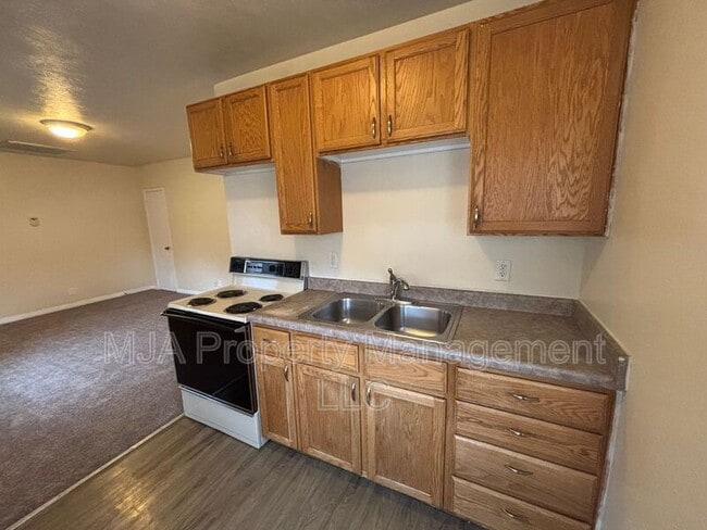 Building Photo - 1379 W 900 S