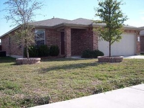 Building Photo - 208 Carol Ave