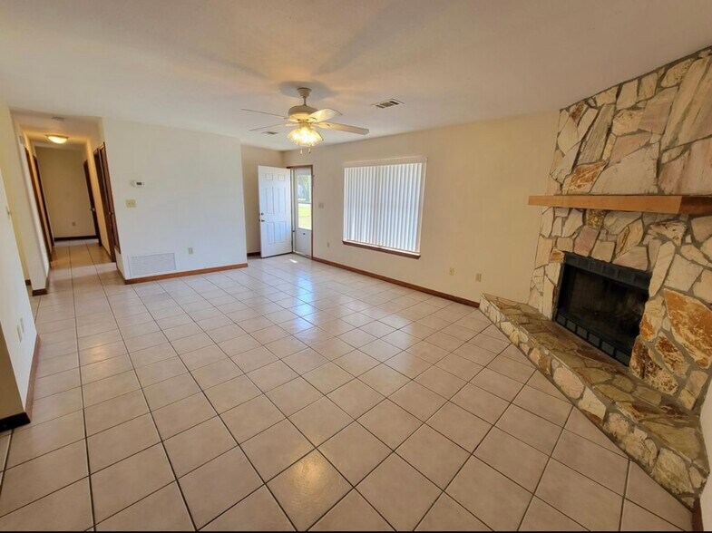Building Photo - 8520 Misty Ridge Ln