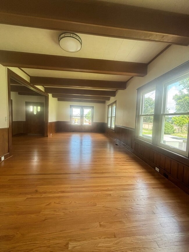 Building Photo - Your perfect 4-bed / 2-beth home in Elizabethton awaits! $2400