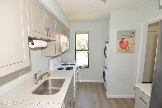 Building Photo - 2 br, 2 bath House - 939 RUDEE COURT