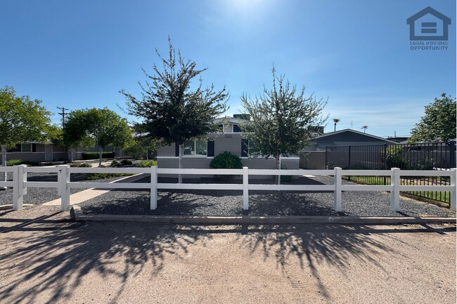 Building Photo - 1325 N 48th St
