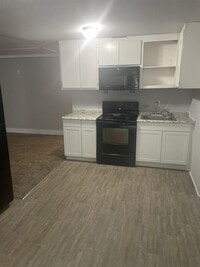 Building Photo - 27 Broncos Dr