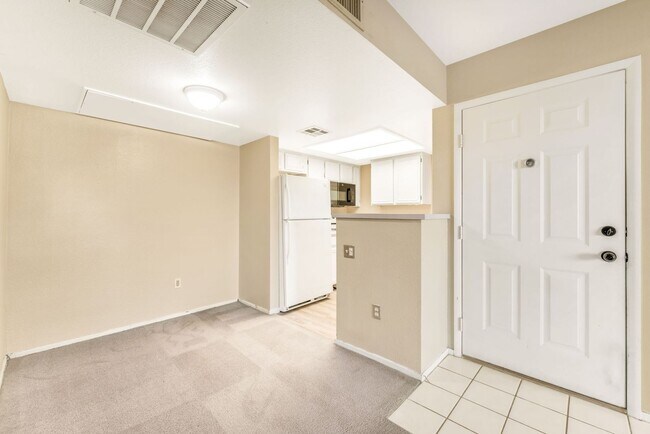 Building Photo - Southwest Las Vegas Condo with Resort-Style Community Amenities!
