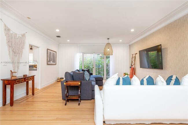 Building Photo - 501 SW 19th Rd