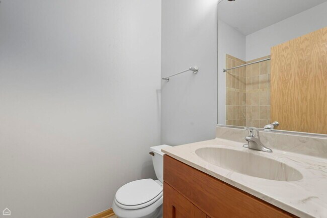 Building Photo - 119 N Mozart St
