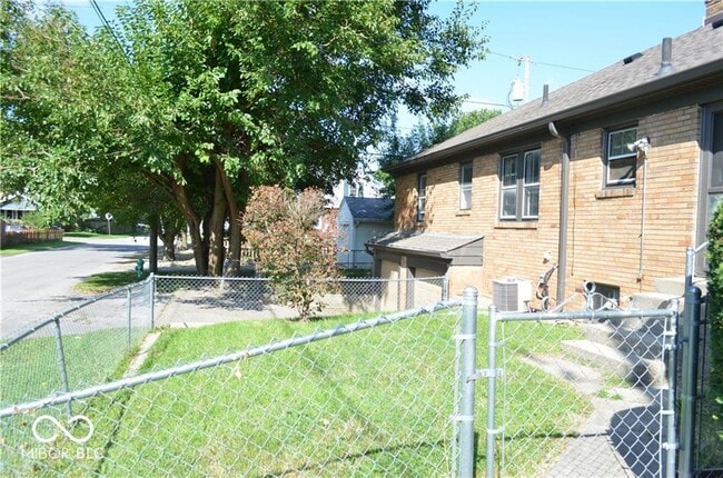 Building Photo - 1302 Shannon Ave