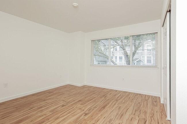 Building Photo - Newly Remodeled 3 bed 2.5 bath Townhome for Rent in Willow Grove Community