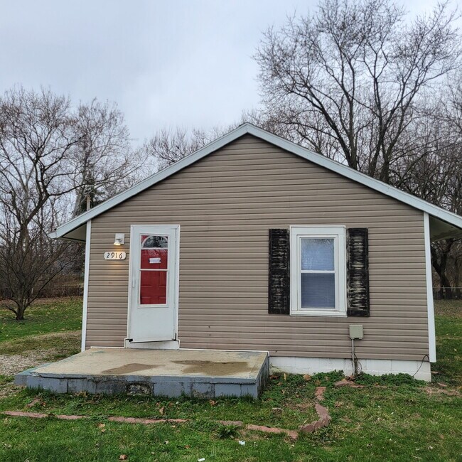 Building Photo - Mars Hill 2BR/1BA Home w/Garage! Hurry!