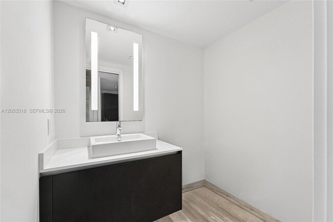 Building Photo - 1451 Brickell Ave