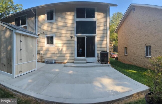 Building Photo - 14430 Pebble Hill Ln