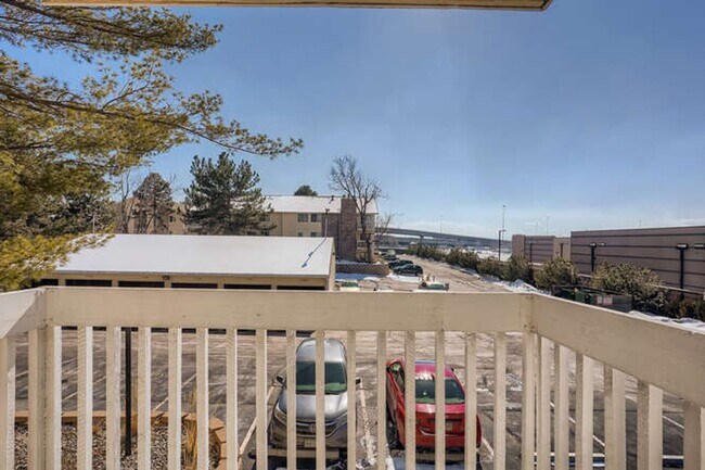Building Photo - Beautiful 2 BR