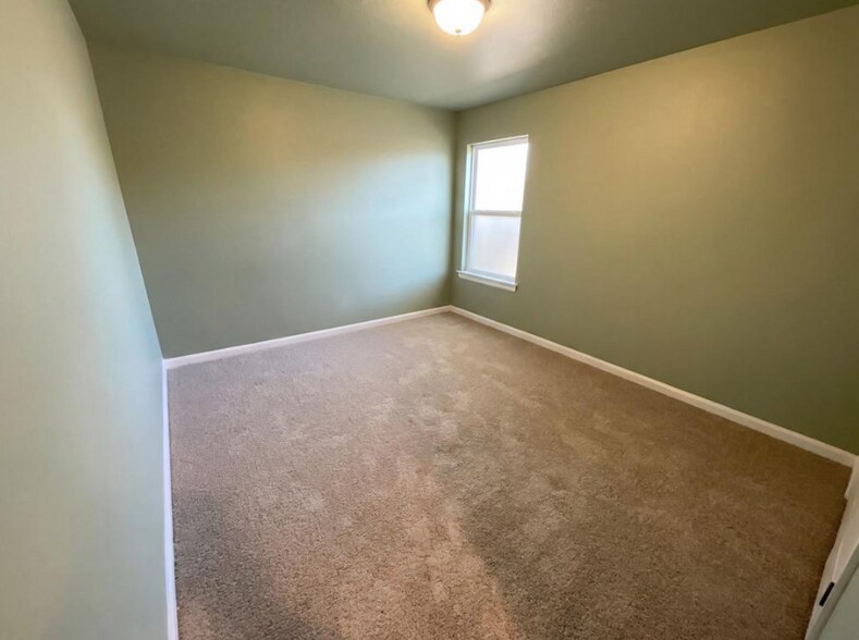 Building Photo - 11017 NW 95th St