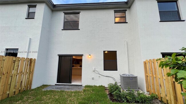 Building Photo - 28704 SW 134th Ct