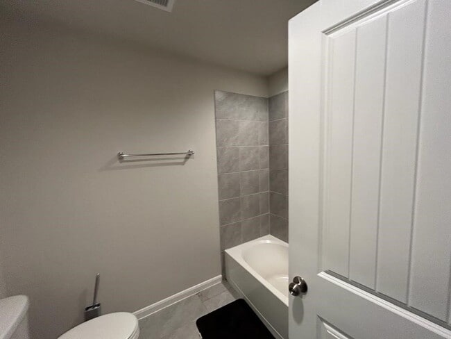 Building Photo - 3207 Sumac Dr