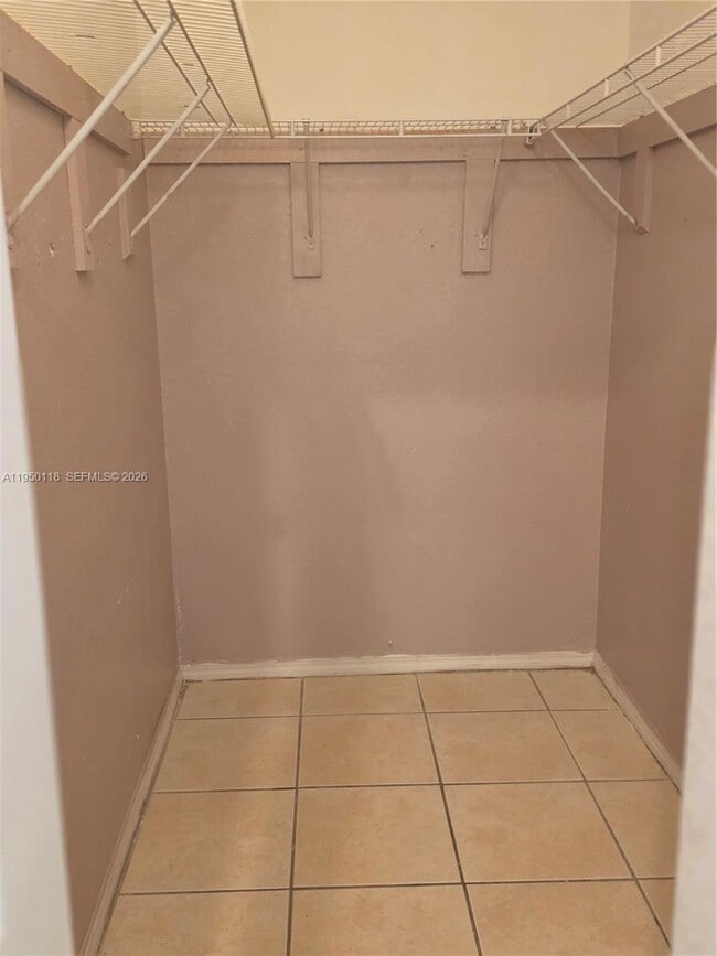 Building Photo - 124 NE 13th Ave