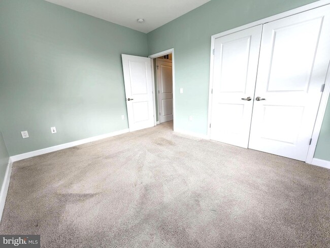 Building Photo - 2610 Sheridan Rd SE