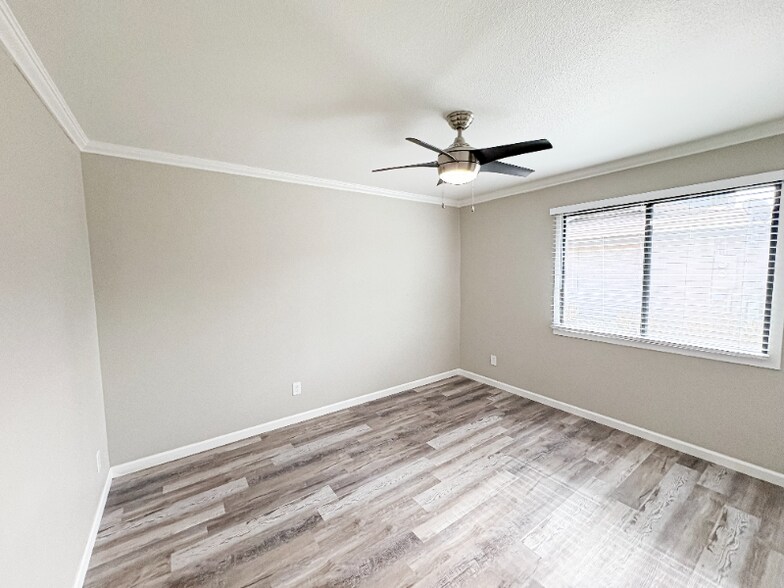 Building Photo - 515 E Dunbar Dr