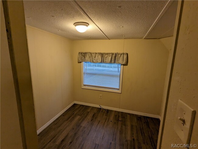 Building Photo - 7090 N Palmer Way