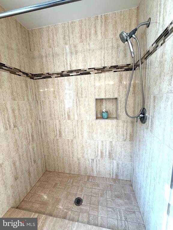 Building Photo - 701 N Vermont St