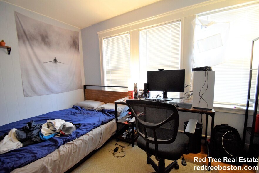 Building Photo - 81 Beechcroft St