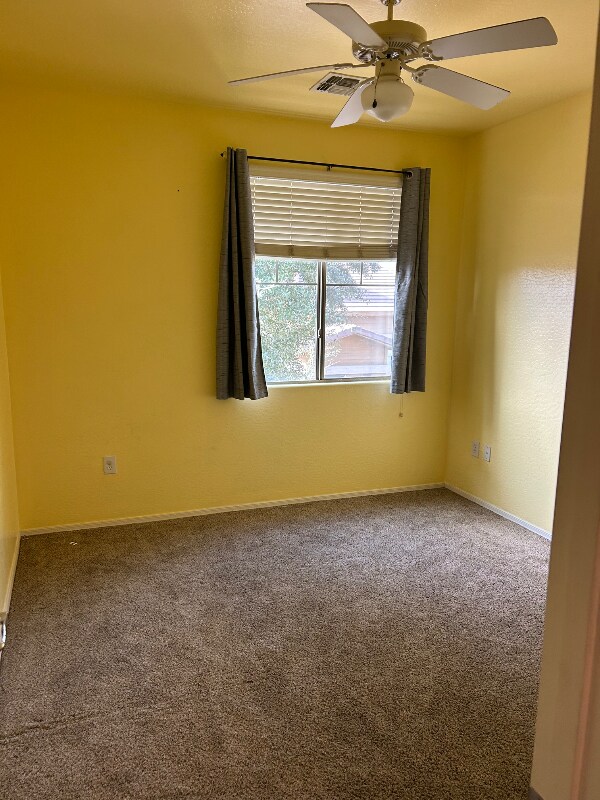 Building Photo - 15240 N 142nd Ave