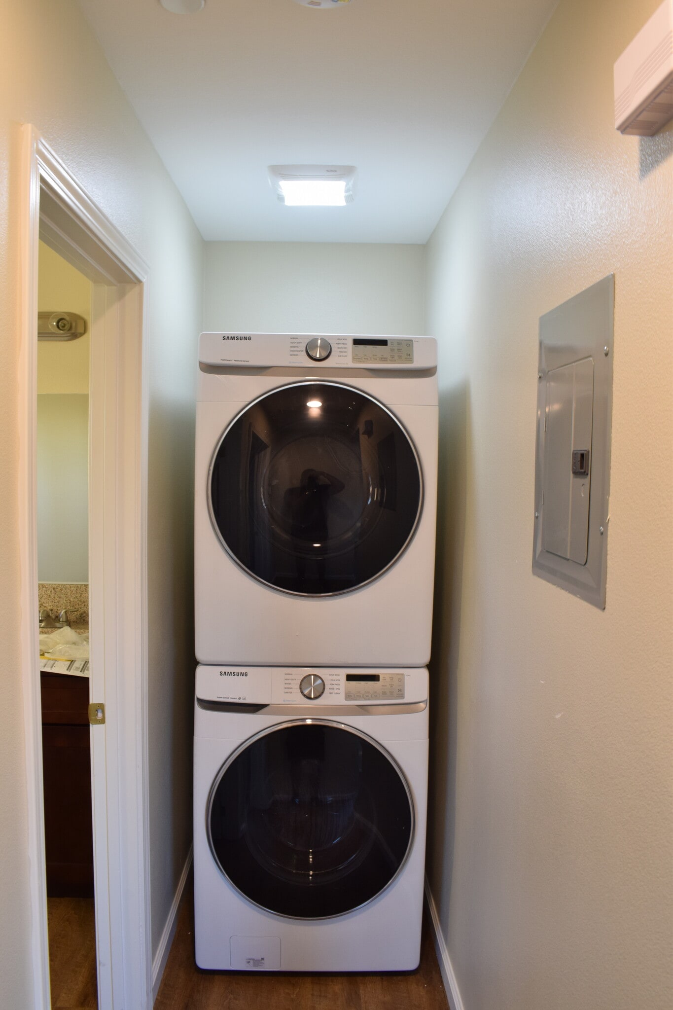 Building Photo - 924 Columbia St