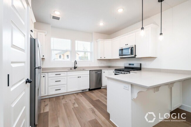 Building Photo - Brand New Townhome in Lehi Utah!