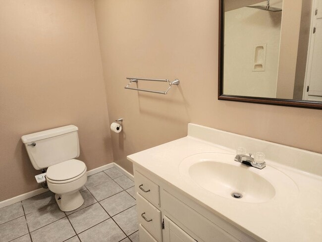 Building Photo - 1209 Libra Dr