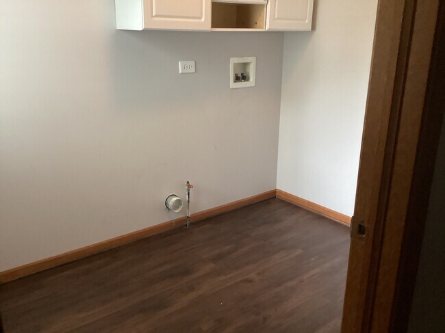Building Photo - 27450 W Fawn Lake Ct