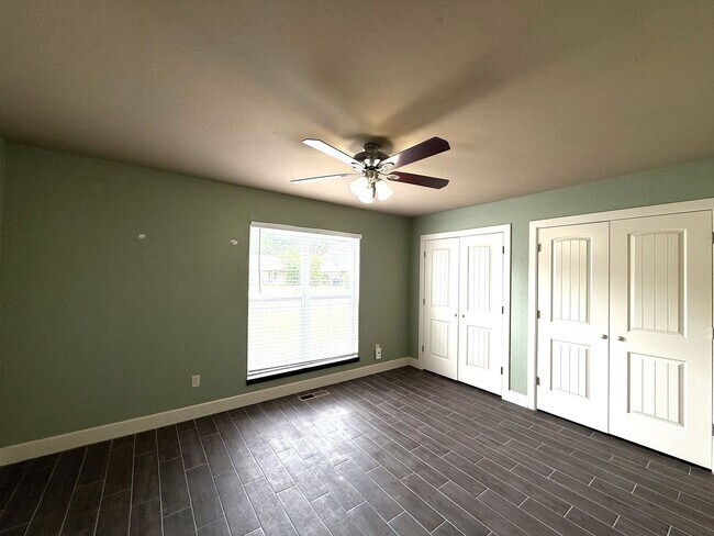 Building Photo - 5324 Eden Dr
