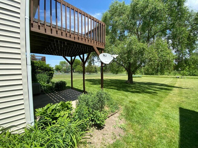 Building Photo - 523