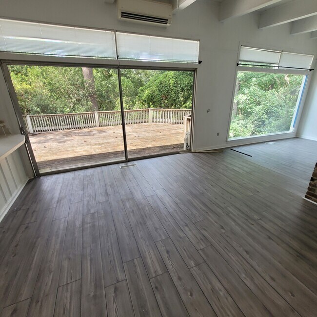 Dining - 724 Elmwood Dr