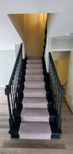 Building Photo - 1576 Dundee Dr