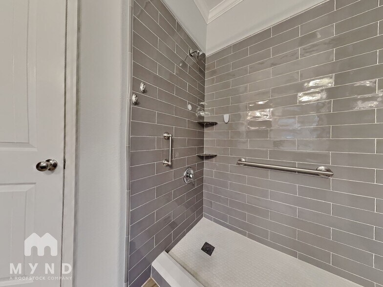 Building Photo - 3638 Lydia St