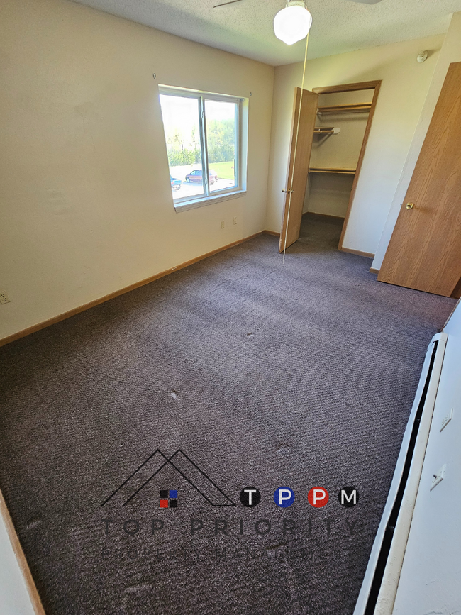 Building Photo - ** WINTER MOVE IN SPECIAL ** 2 Bedroom | 1...