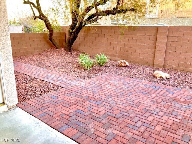 Primary Photo - 212 Horizon Peak Dr