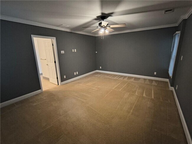 Building Photo - 2221 Melante Dr NE