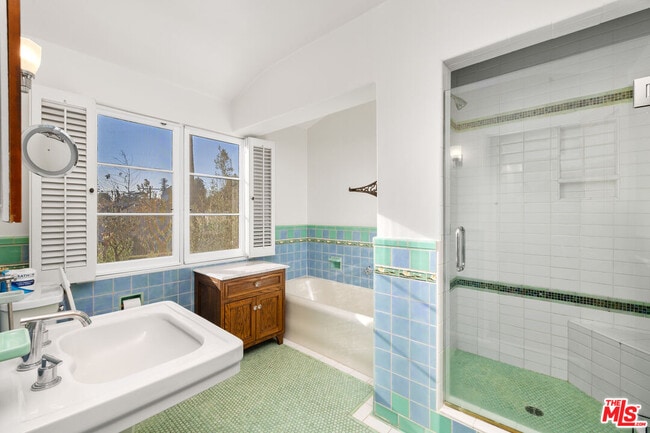 Building Photo - 200 S Anita Ave