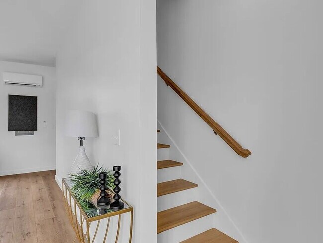 Building Photo - Modern Luxury Meets Everyday Comfort | 2025-Built 2BR Townhome | Near Southside Living