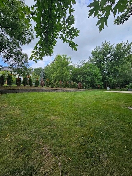Building Photo - 420 Merry Oaks Rd