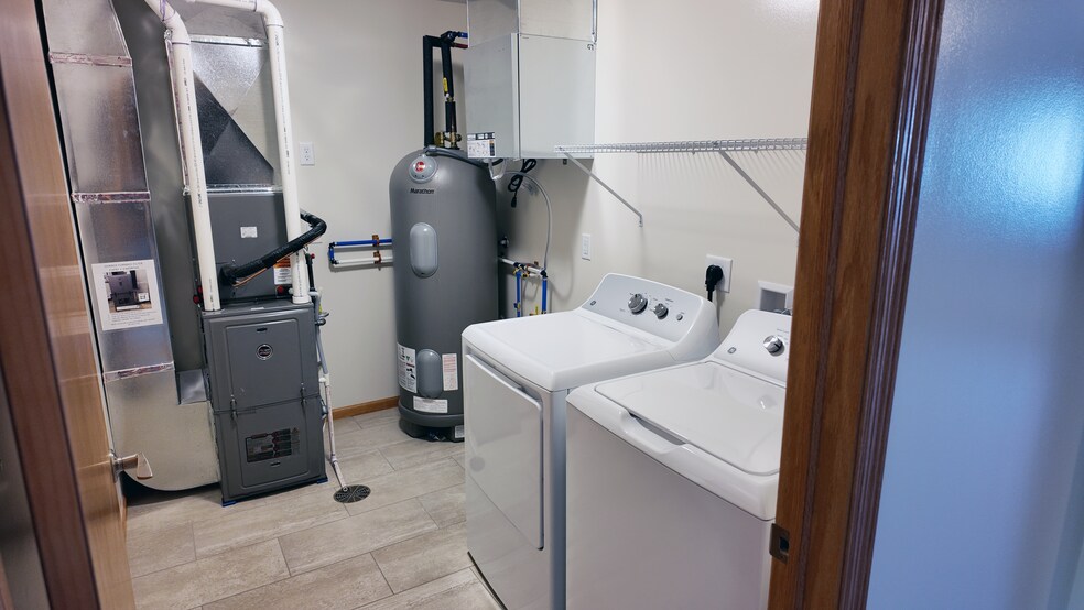 Utility / Laundry - 1916 Haughton Ave
