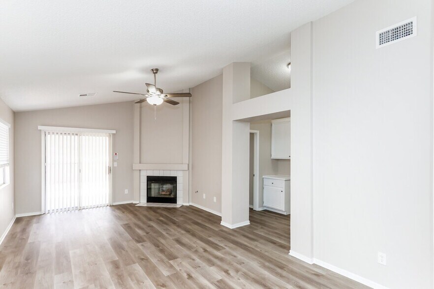 Building Photo - 1027 Overture Dr