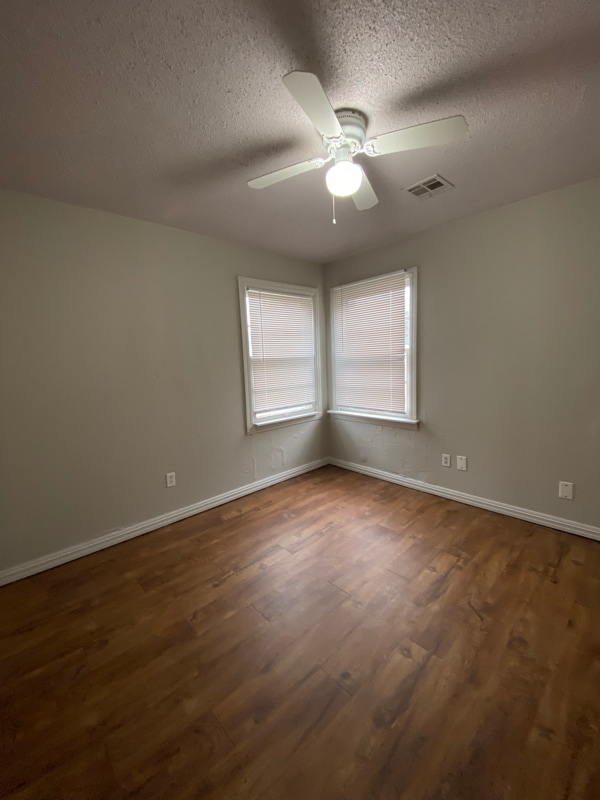 Building Photo - 2119 Pearson Dr