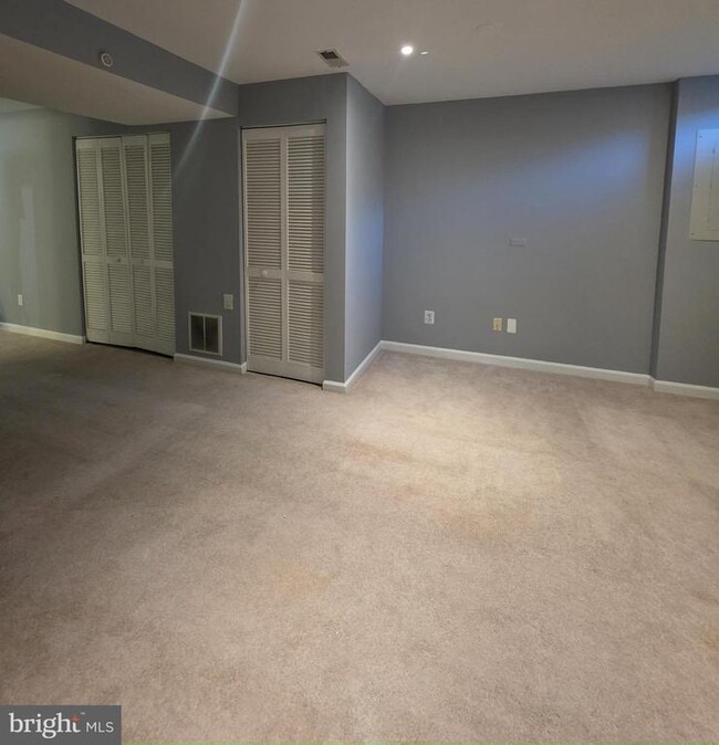 Building Photo - 12977 Abner Ave