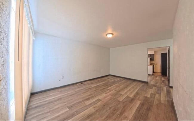 Building Photo - 2605 Eastview Dr