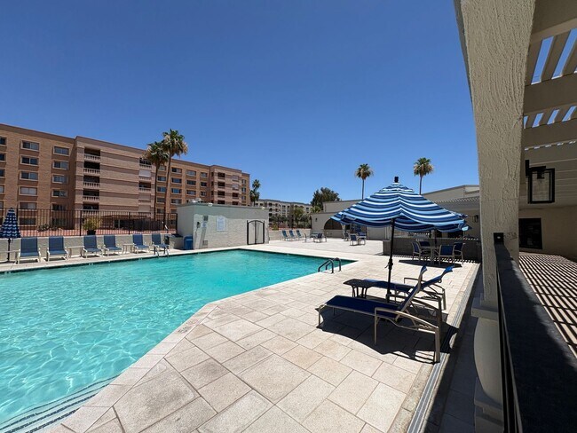 Building Photo - READY TO TOUR NOW! Scottsdale Shadows 2Bed 2Bath includes ALL UTILITES!