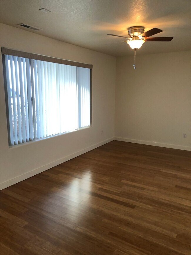 Building Photo - Luxury East Medford Home with 4 Bedrooms, 2 Bonus Rooms & Dual Living Areas