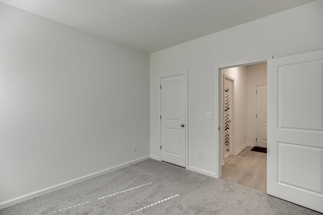 Building Photo - 230 Dragon Dr